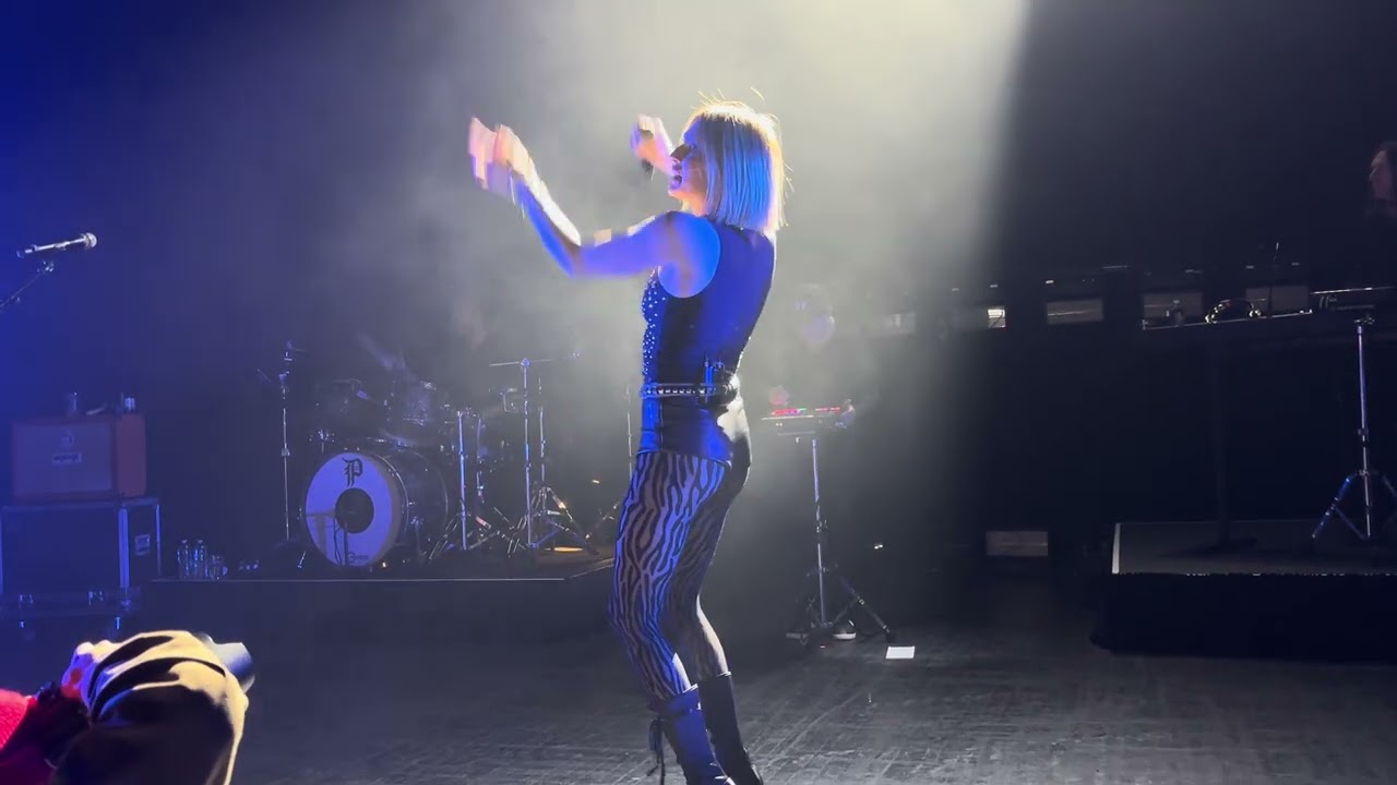 Phantogram - Fall In Love - Detroit (The Fillmore) - 8/31/25