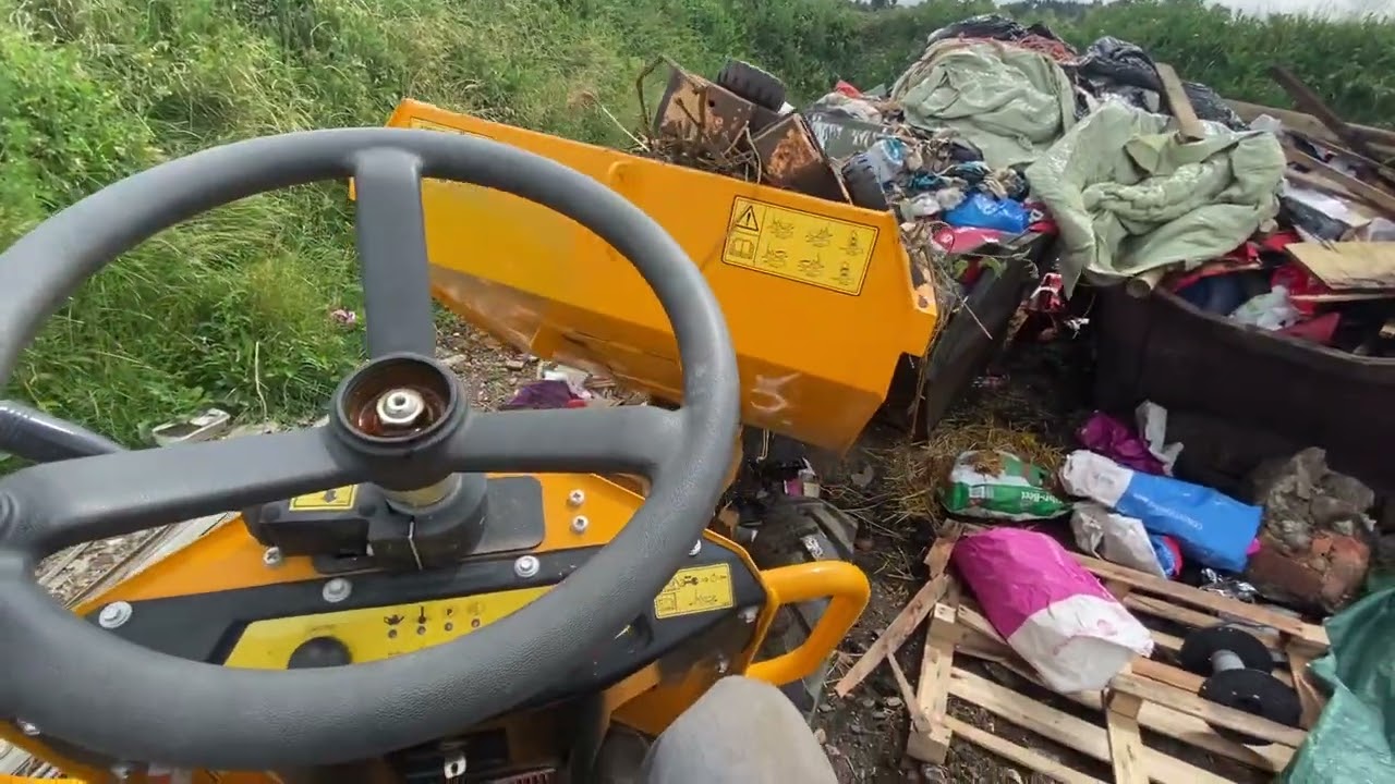 Thwaites 1 ton dumper pov drive and tipping