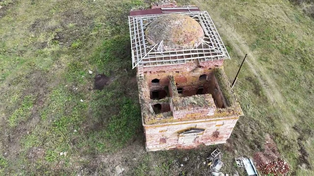 Видео с коптера.  Республика Татарстан, Высокогорский район, Шапши, Церковь 1821