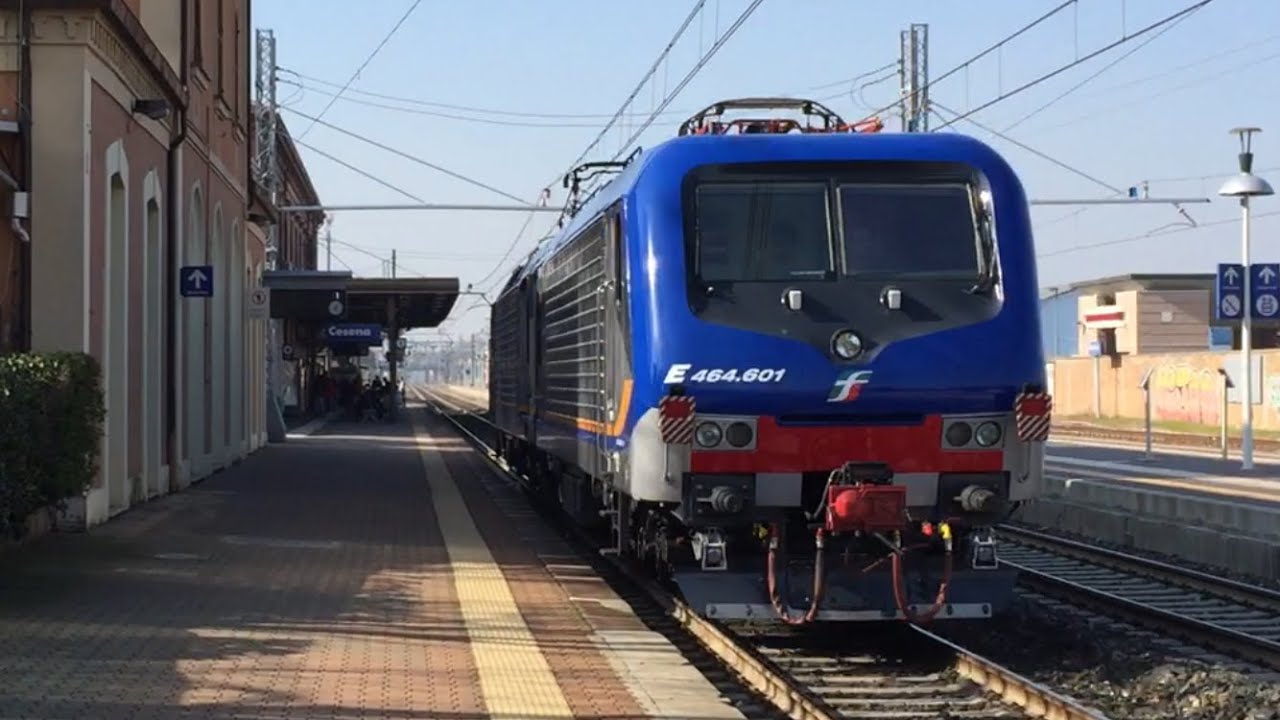 UN TRAFFICO IMMENSO DI TRENI VELOCI E PARTICOLARI IN TRANSITO TRA LE STAZIONI DI CESENA E RIMINI!