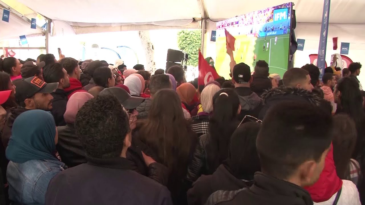 من شارع الحبيب بورقيبة:إحتفالات الجماهير..خيبة أمل جماهير المنتخب التونسي بعد الهزيمة أمام أستراليا