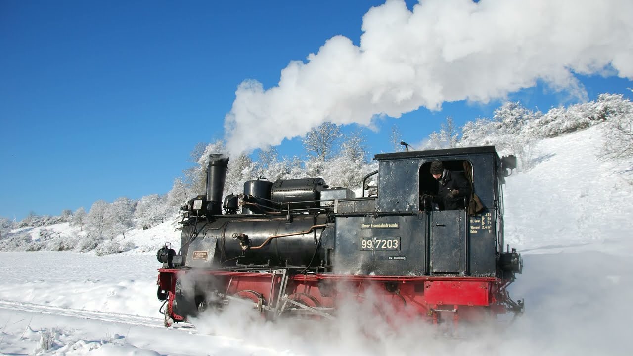 Einmalig schön: traumhafte Winterimpressionen von den Nikolauszügen auf dem Albbähnle