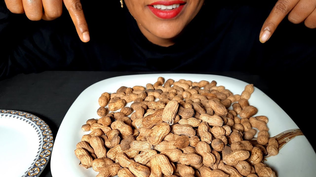Eating roasted Peanuts | Eating Peanuts ASMR | Eating show | Street fried peanuts