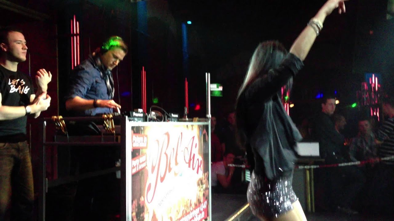 Bodybangers feat. Victoria Kern - Gimme More (LIVE @ Bel Air Cloppenburg)