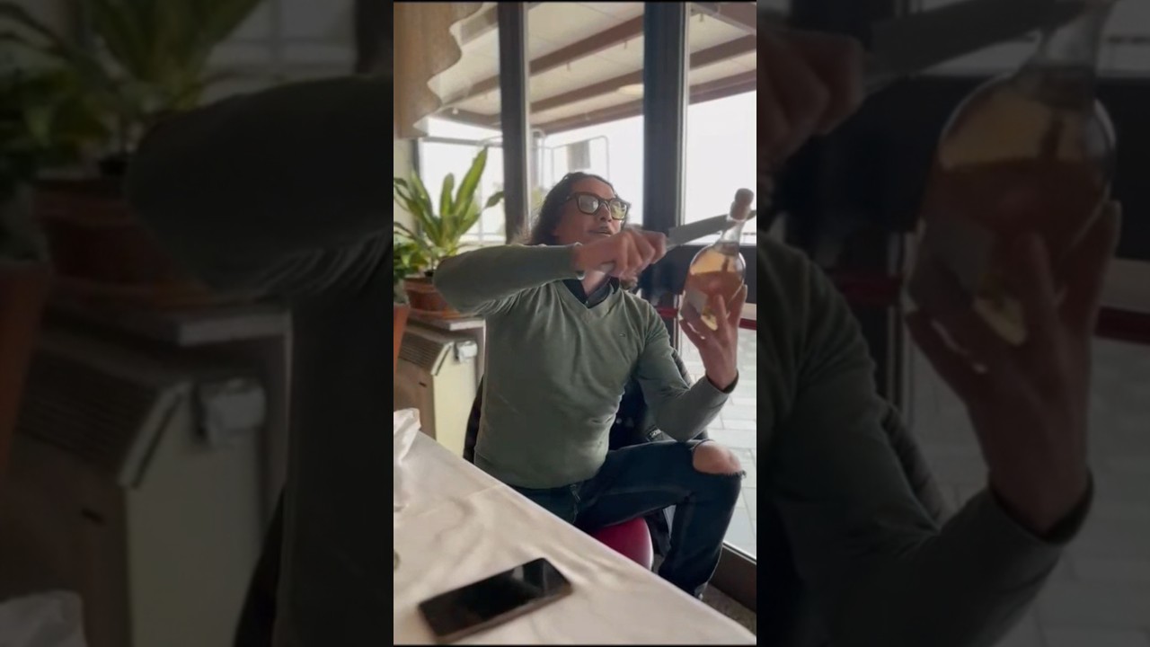 Scoabolata a Gissi abruzzo #sciabolata #champagne #sabrage #bollicine #sciabolare #party  #Gissi