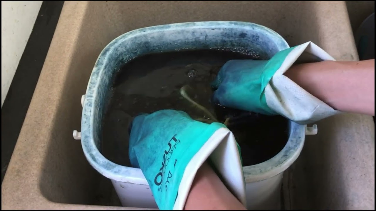 Indigo magic: watch kikko shibori and a fruit indigo vat in action!