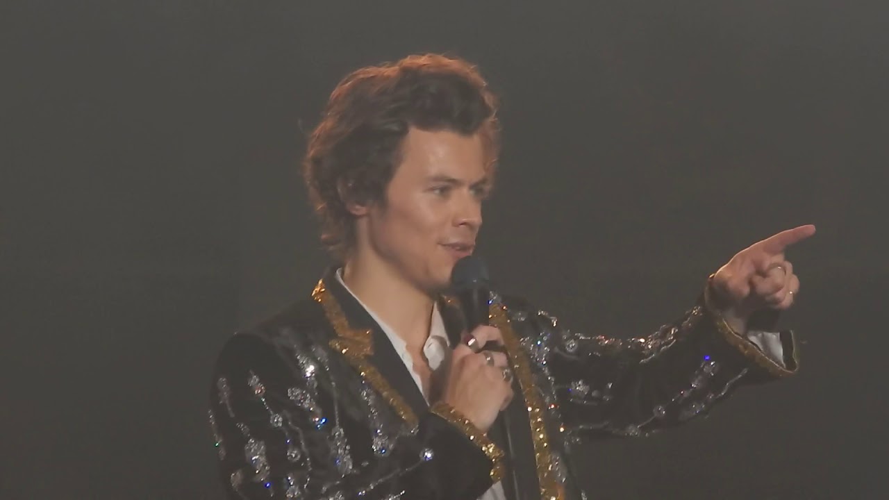 Harry Styles Talking to the Crowd in LA Night 2 (feat. “We’re all a little bit gay”)