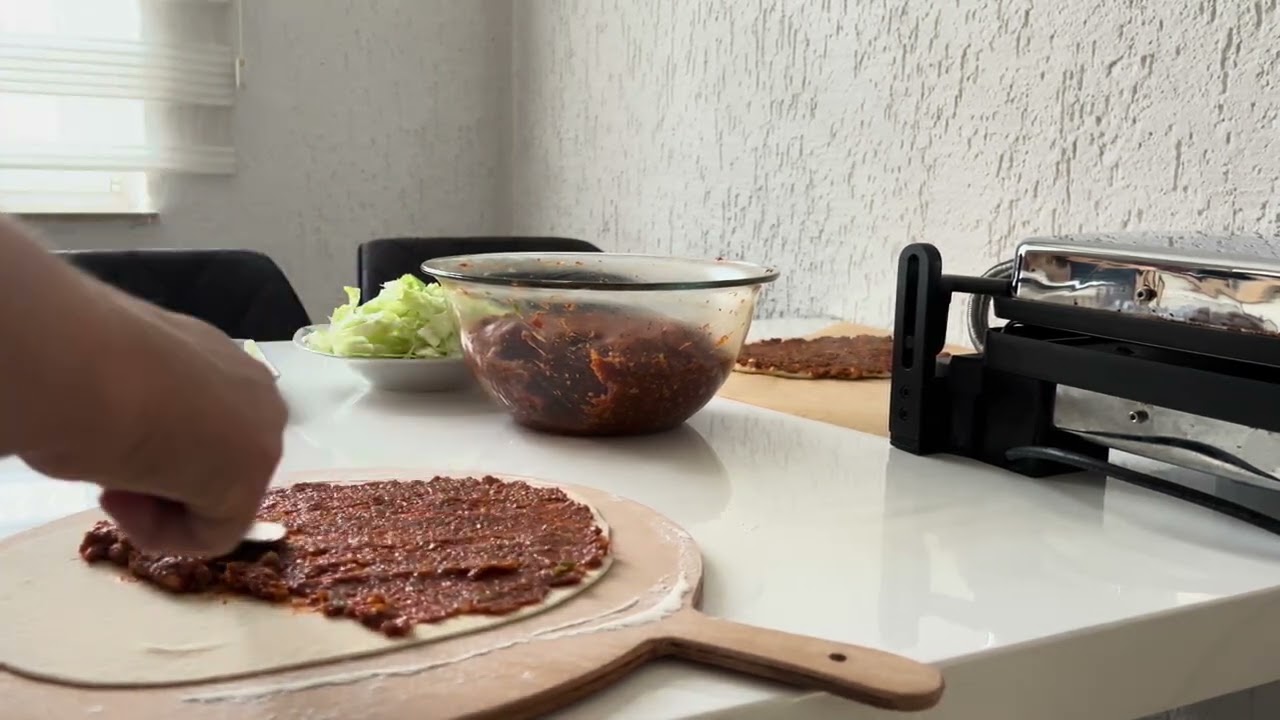Evde el yapımı lahmacun keyfi 😍🔥