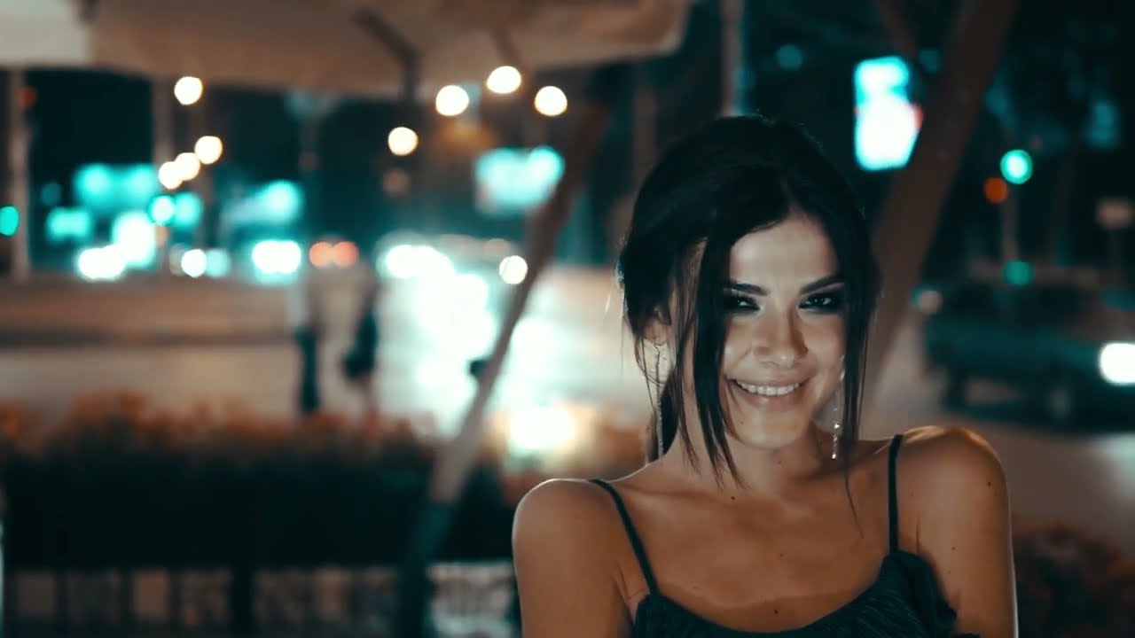 Mit den Waffen einer Frau - Nicole Conring