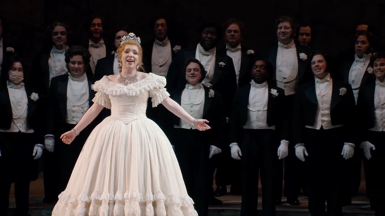 Vasilisa Berzhanskaya sings 