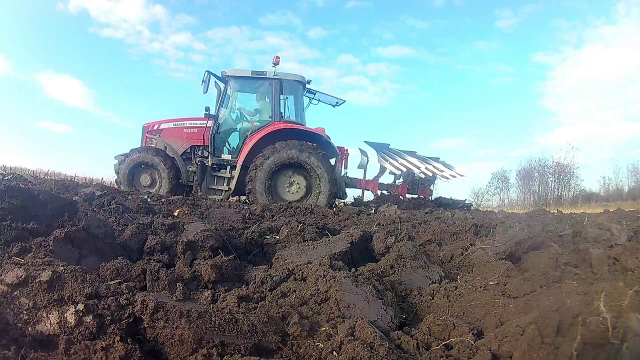 MF 5455 + servo35 ploughing