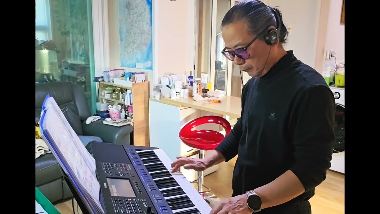 정주고 내가 우네 / 백구두연주