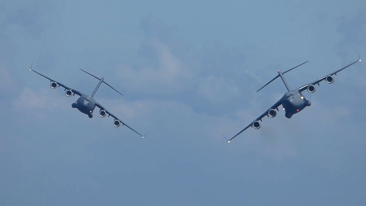 RAAF C17 Pass at Noosa National Park