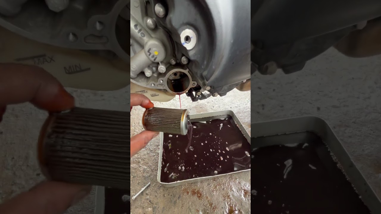 Triumph speed 400 oil filter #automobile #mechanic #triumph #triumphbikes