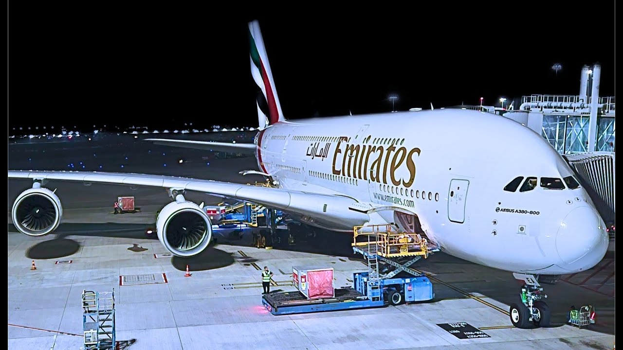 Бизнес-класс Emirates A380: Зал ожидания, место и сервис на высшем уровне