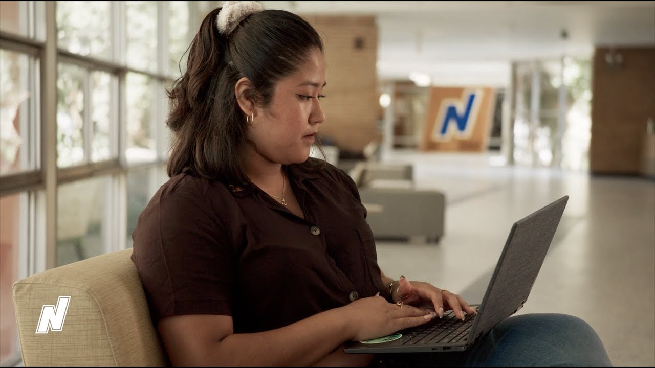 Meet Jocelyn! An English Major at Chicago's Northeastern Illinois University!