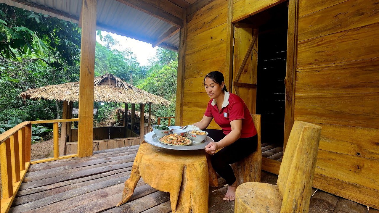 Cooking with pets and gardening | L&yacute; Thị Viện