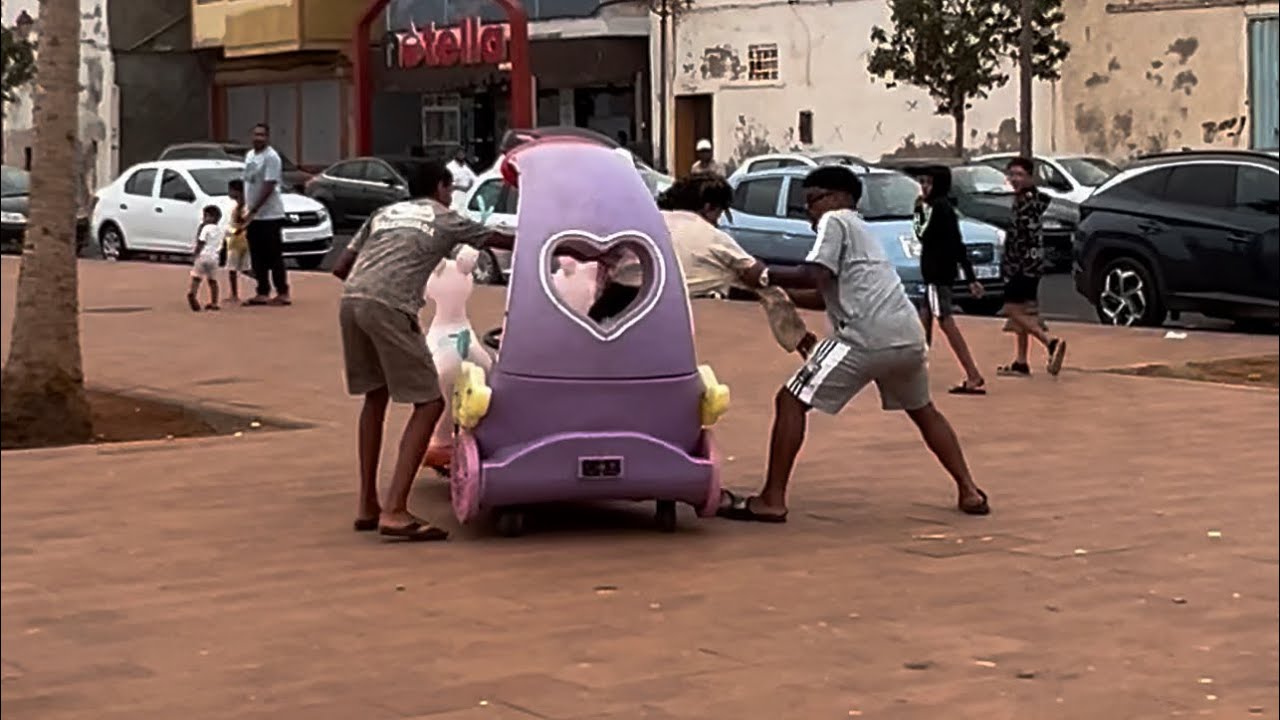 عطني طومبيل ندها الهبيلة تلعب بزاف😂😂😂