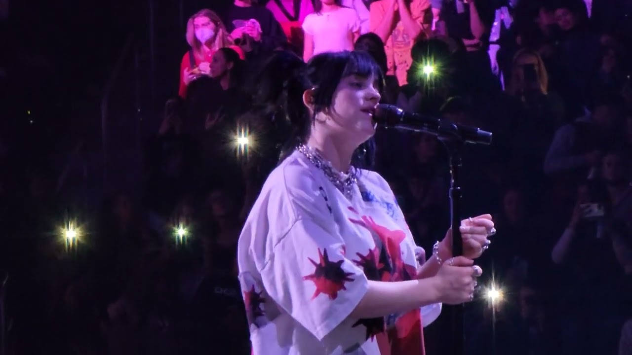 BILLIE EILISH - HALLEY'S COMET - Live @UBS ARENA, NY - 2/15/22 - 4K