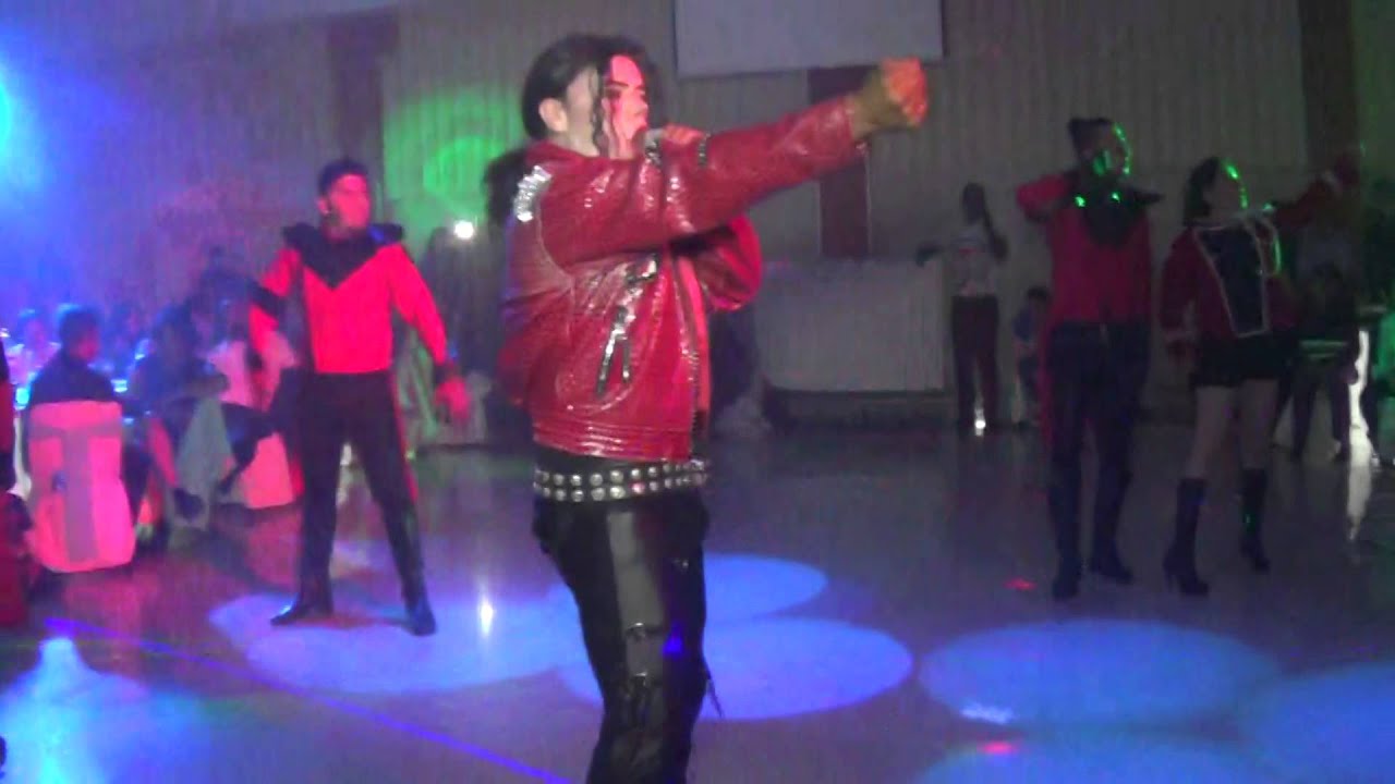victor jackson DOBLE OFICIAL en los xv de valeria  ediyart