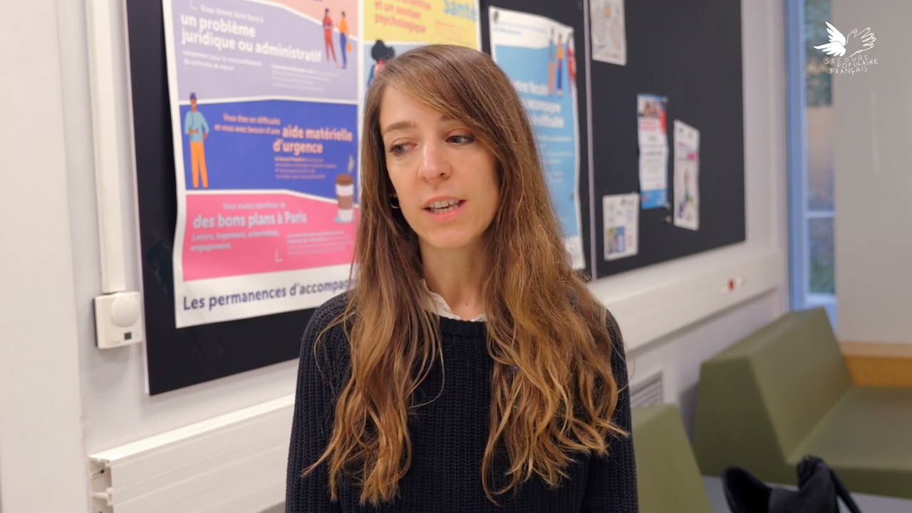 Immersion dans une permanence étudiante du Secours populaire à Paris