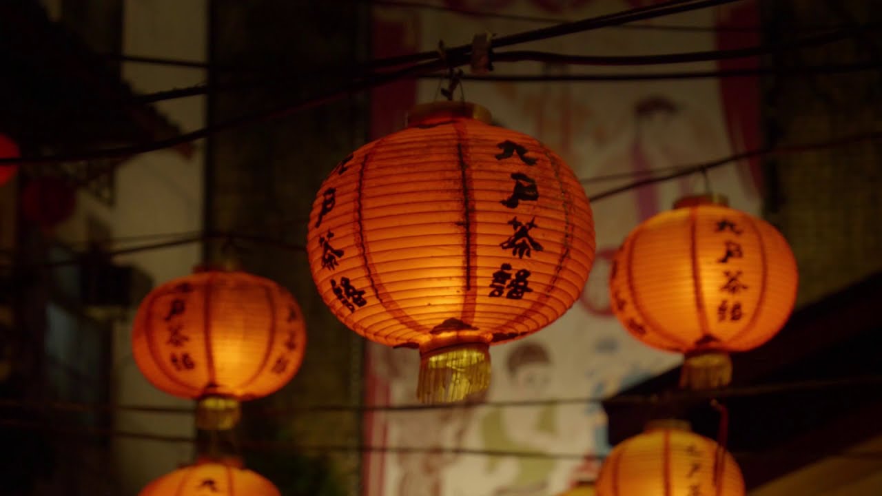 Small Town and  Peaceful Temple in Taiwan (HD)
