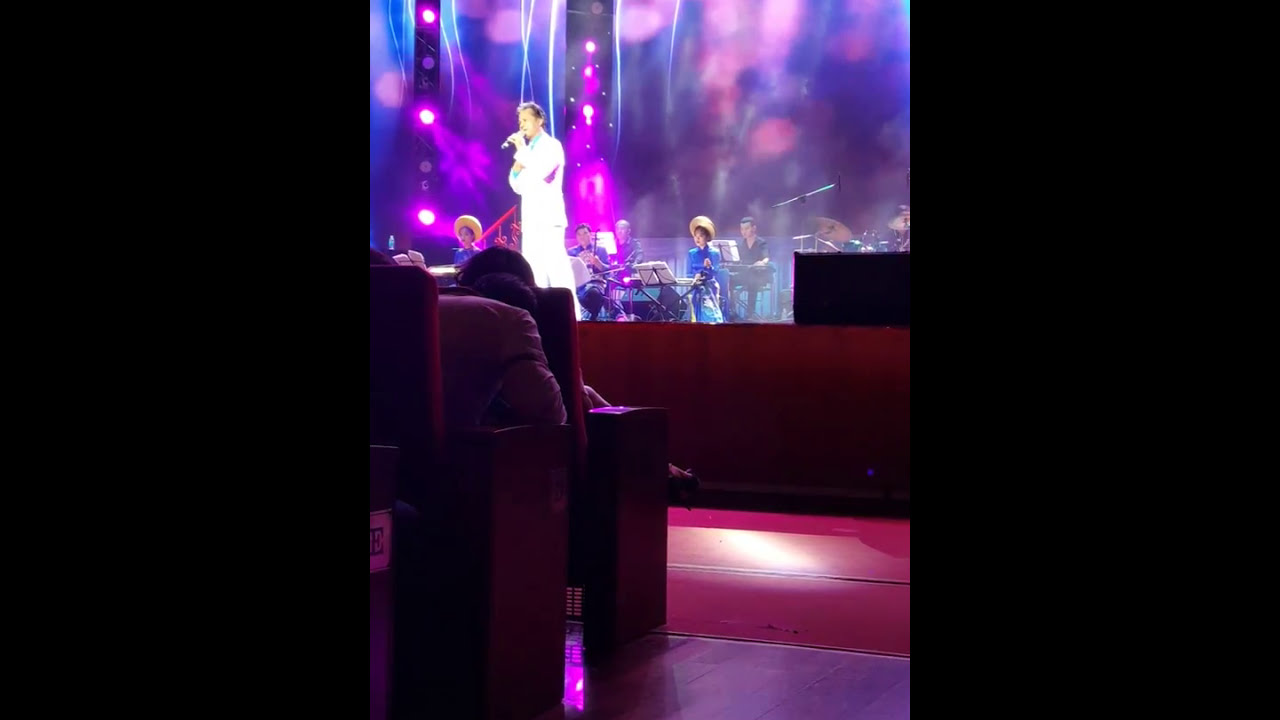 Chế Linh live Chuyện ch&uacute;ng m&igrave;nh