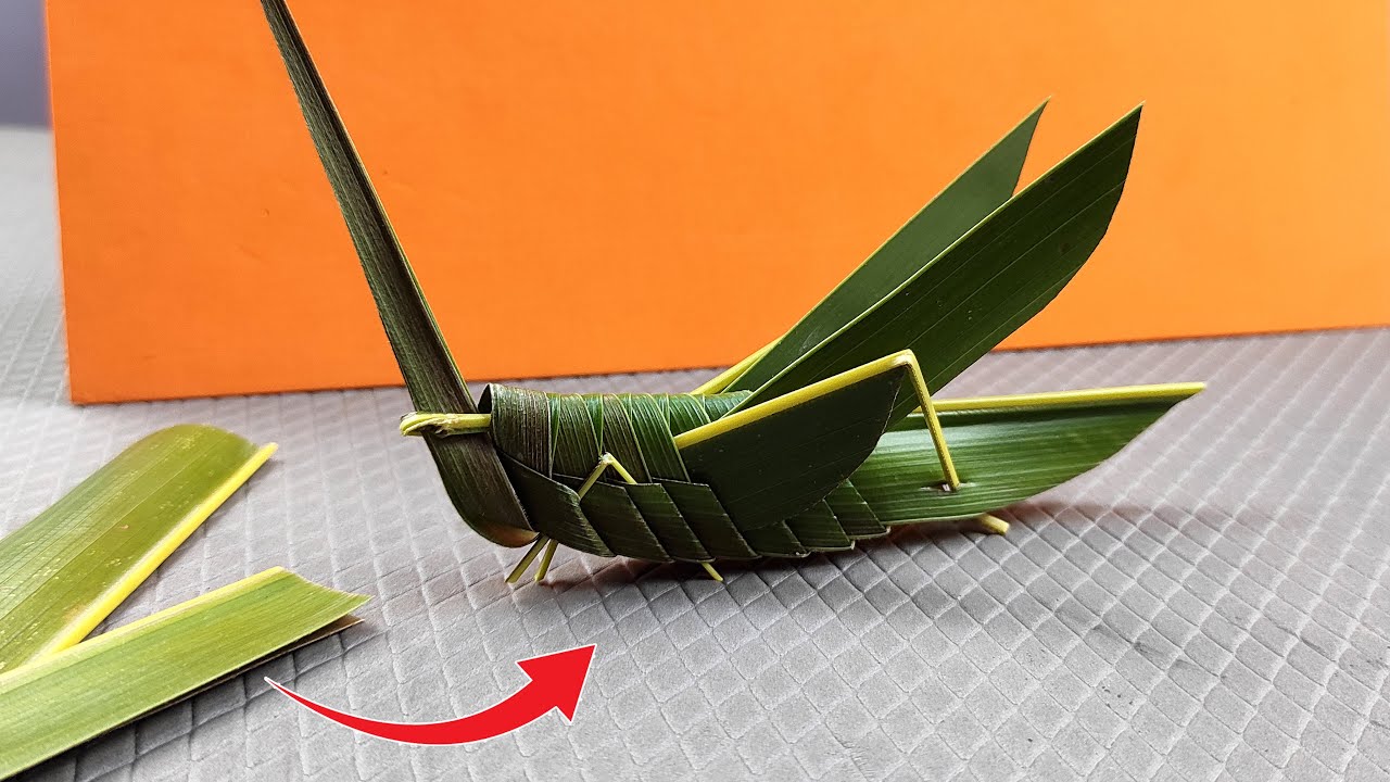 Green leaves grasshopper DIY/Is it possible to make it?¿Es posible hacerlo? Coconut leaf easy craft