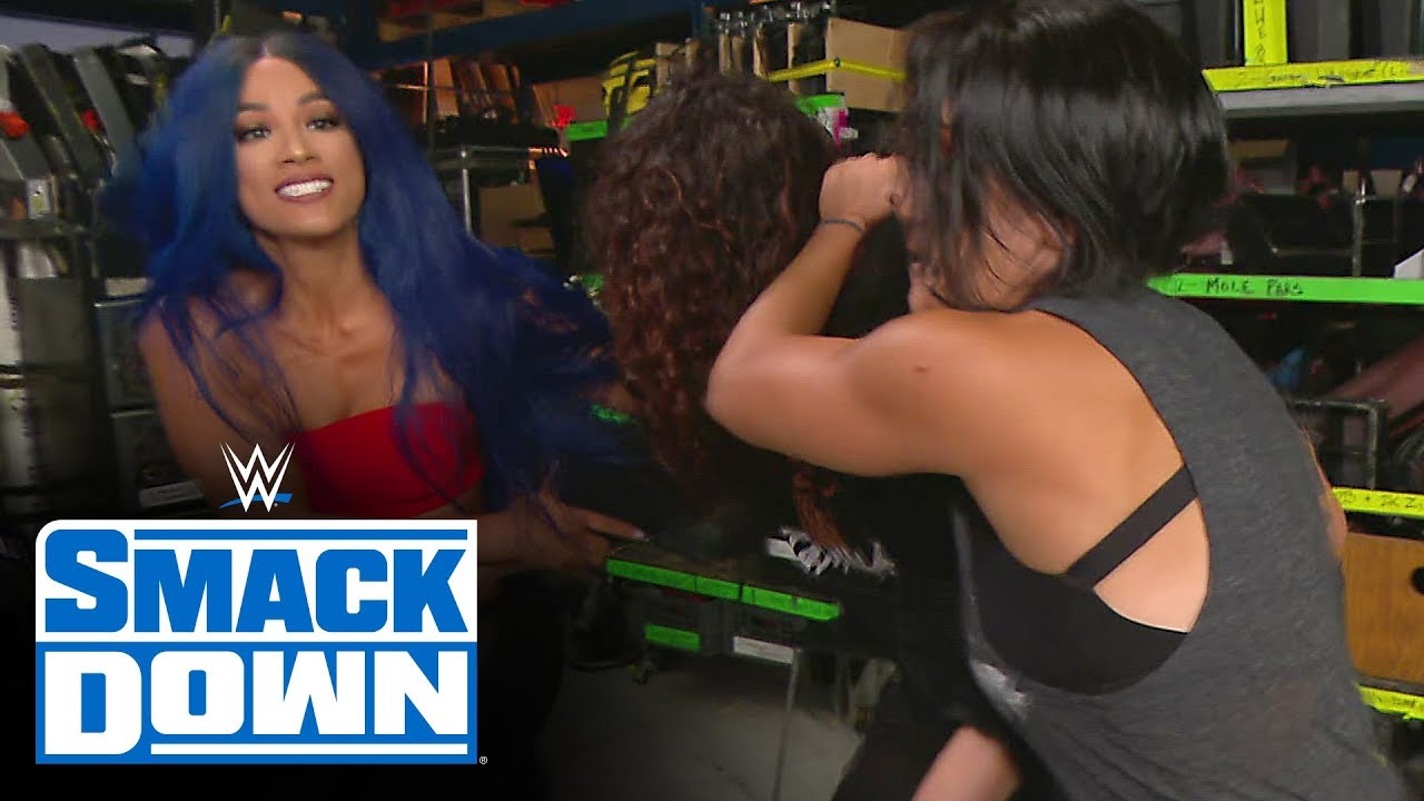 Саша Бэнкс подставляет Тамину для внезапной атаки: SmackDown, 1 мая 2020 г.