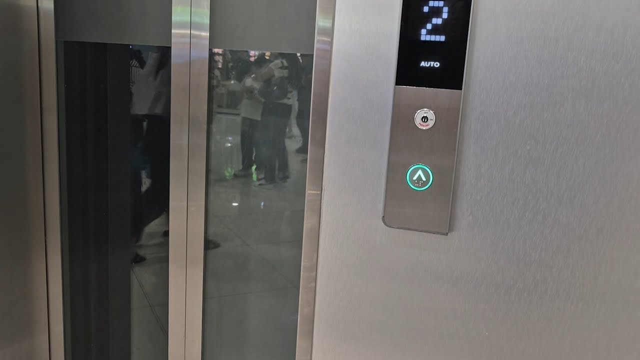 [PH] Hyundai Glass Elevator at SM Mall of Asia South Wing, Pasay City, Metro Manila