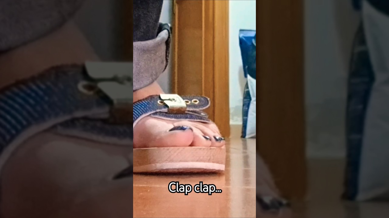 #clogs #feet #nailart #piedini video completo su feetfinder clap clap with clogs #pescura