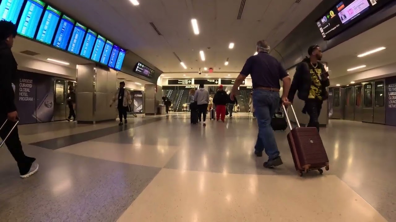 Asi es uno de los aeropuertos más grandes del mundo Internacional airport of Atlanta #atlanta#travel