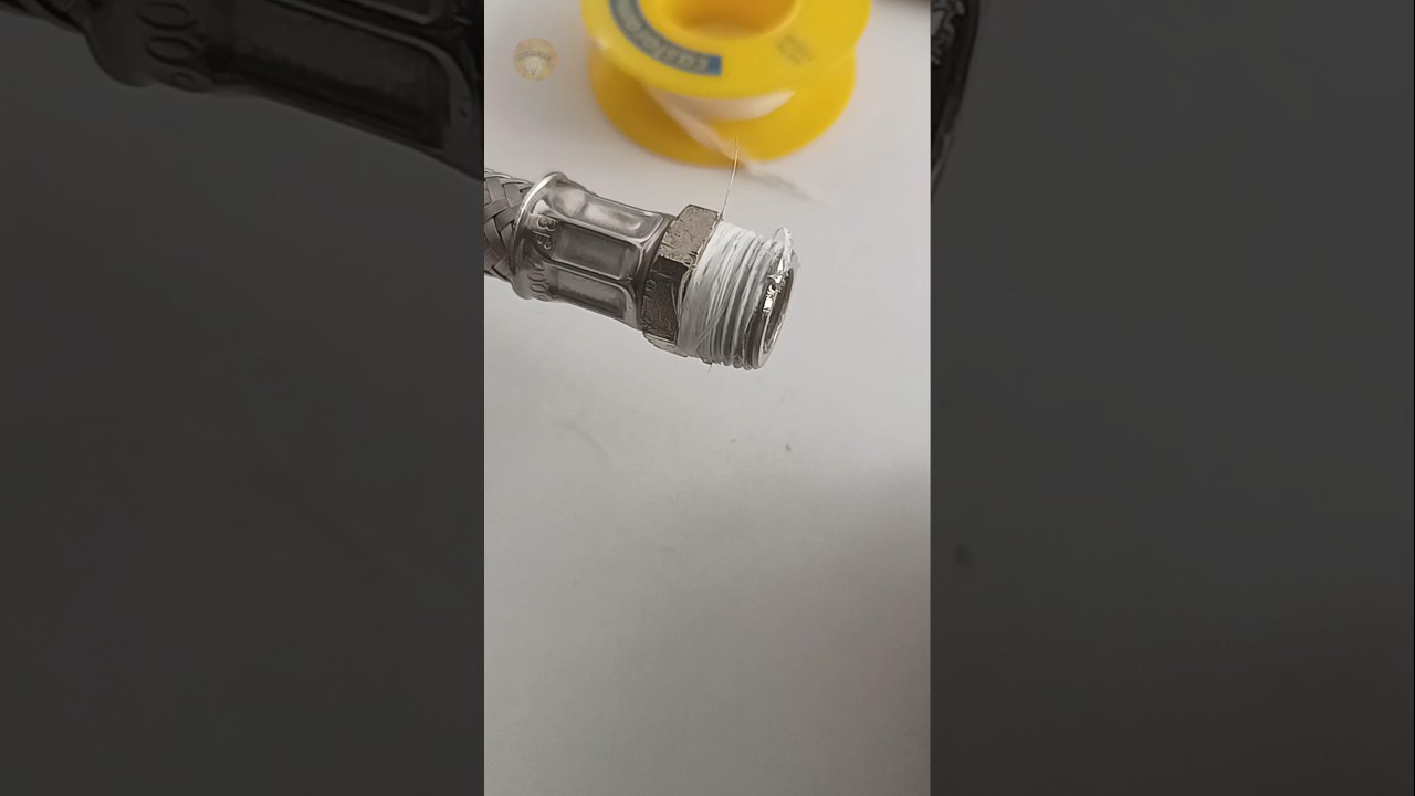 Tutorial idraulico ( come collegare due flessibili ) #tuttofare #idraulico #flessibile #tutorial