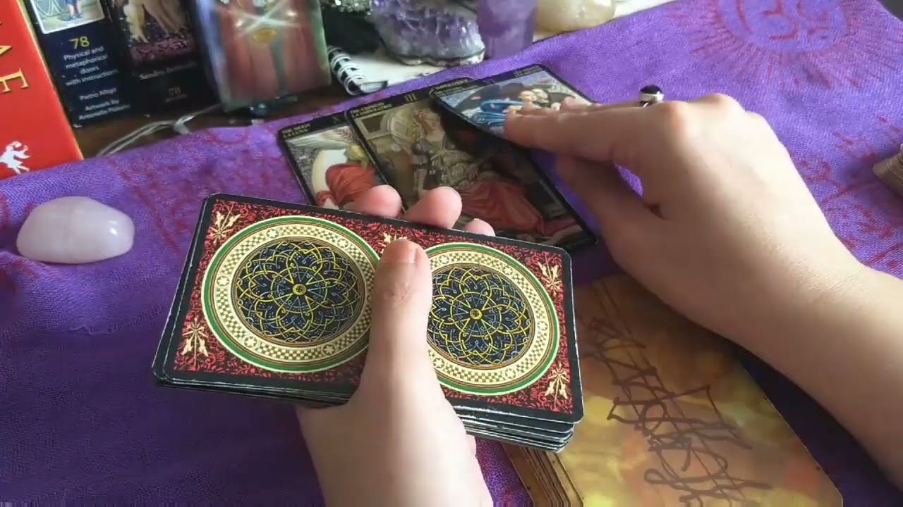 Piensa en ti aunque no se comunique ? que debes saber ? TAROT INTERACTIVO 👍👌