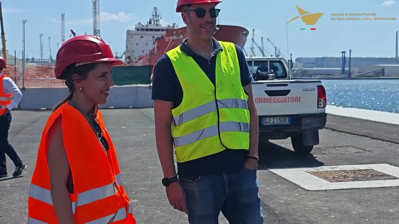 E’ arrivato oggi alla banchina Trattaroli del porto di Ravenna, il bacino KUGIRA II ....