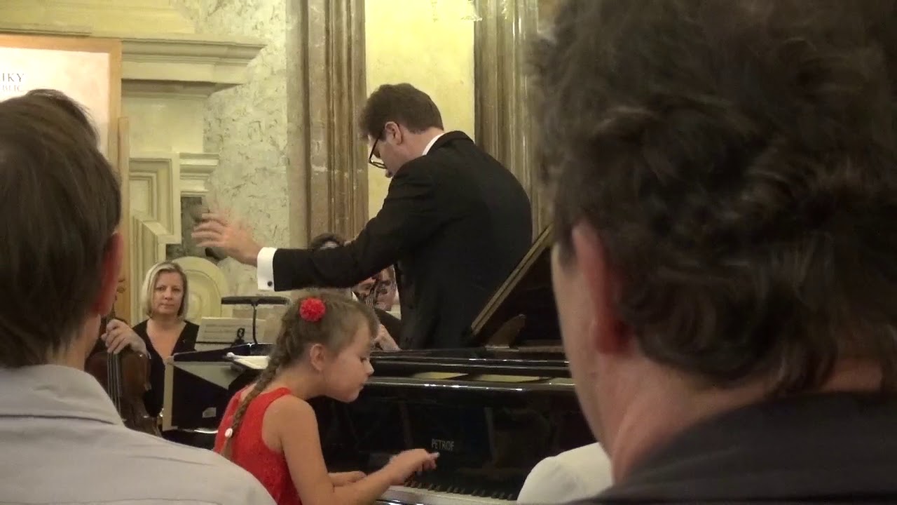 Mladá Praha/Young Prague J. Haydn - Koncert pro klavír č. 11 D dur, 3.věta, Praga Camerata