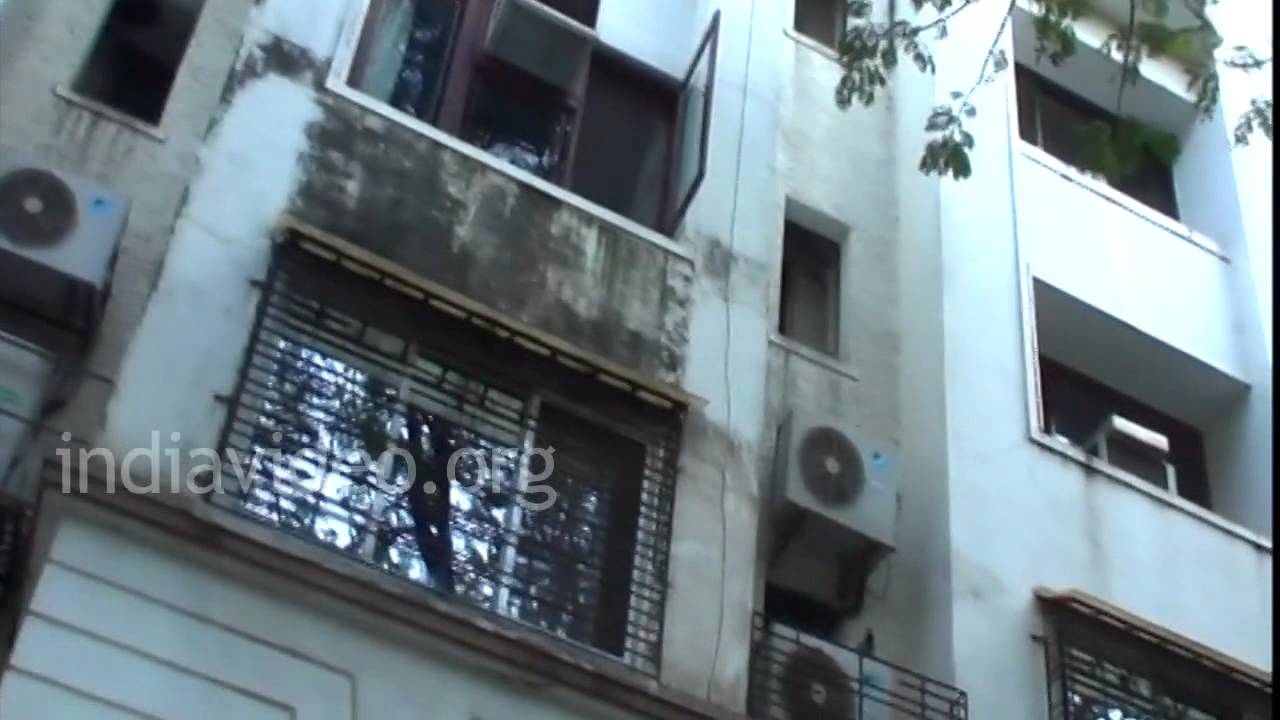 Bollywood Celebrity Home - Dimple Kapadia 's House In Mumbai | India Video