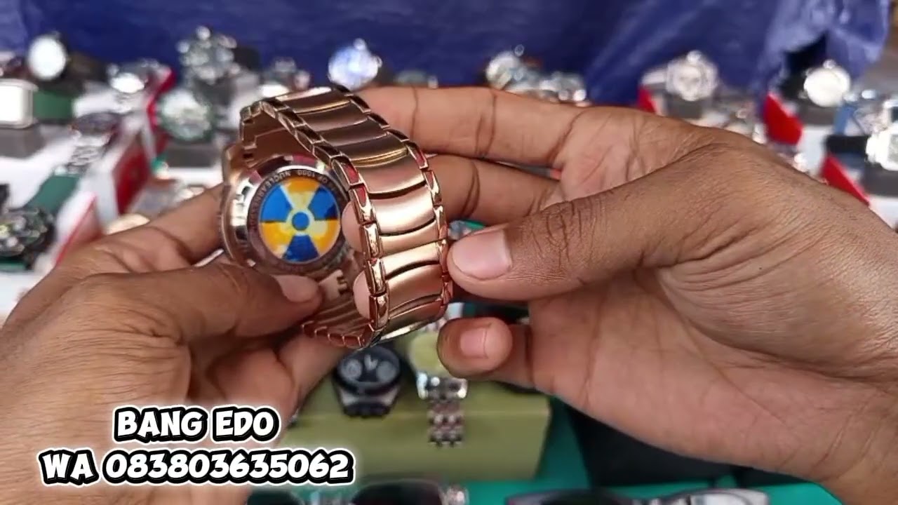 Jagan lewat kan banyak jam² keren di pasar loak jatinegara di obral habis²an 