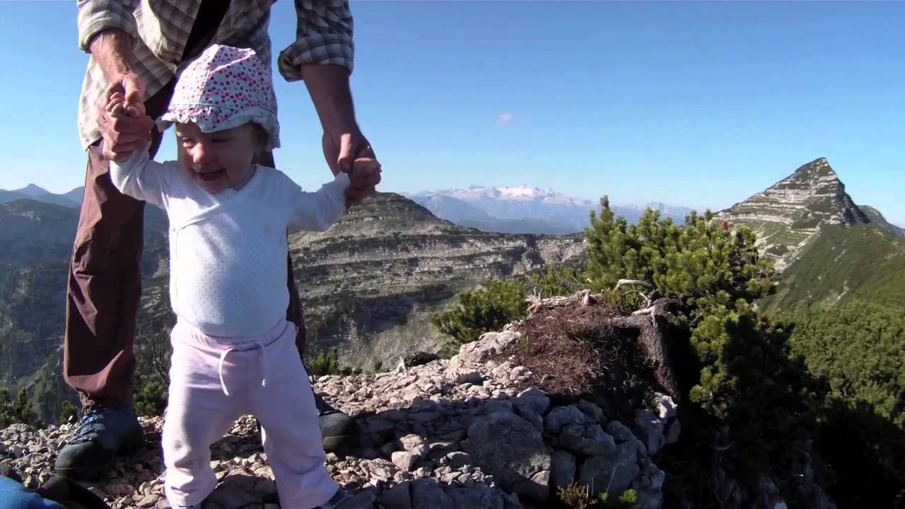 Schrott-Überschreitung. Baby scales mountains 13