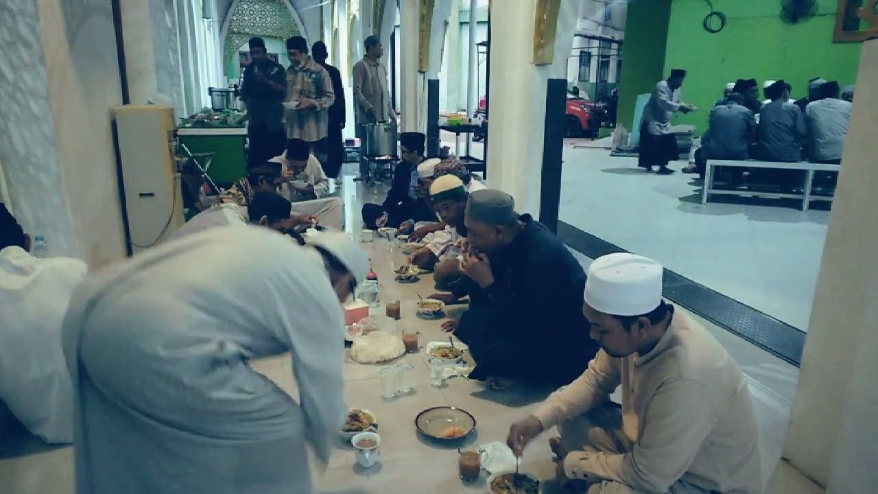 SARAPAN BARENG SOTO BERSAMA JAMAAH MASJID SYUHADA TANAH GROGOT 