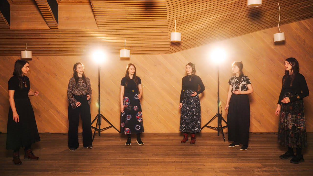 Petra Varallyay – Kaval Sviri (Bulgarian folk song)