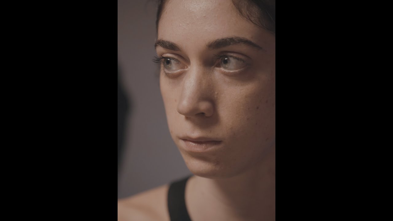 FUOR D'ACQUA - (Cena di Natale) - cortometraggio fame nervosa/anoressia/bulimia/disturbi alimentari