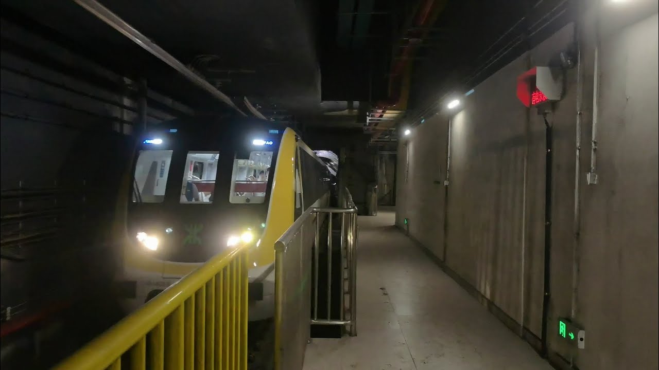 Shenzhen Metro Line 14 Enters the Station