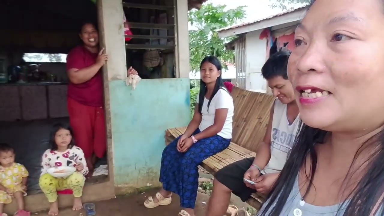 NAG BIGAY AKO NANG PAMASKO GALING KAY ATE AT KUYA FROM USA 