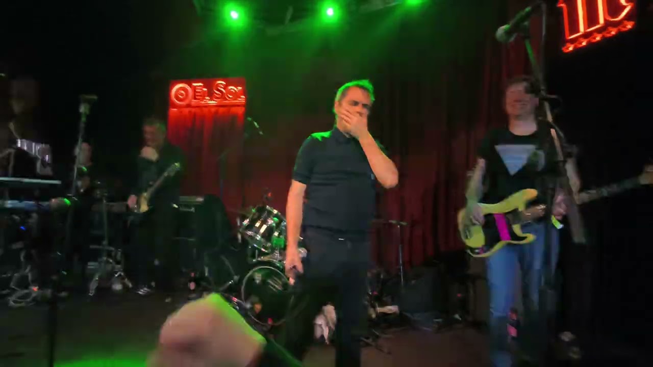 Frustration - Too Manu Questions (Live in Madrid Sala El Sol)
