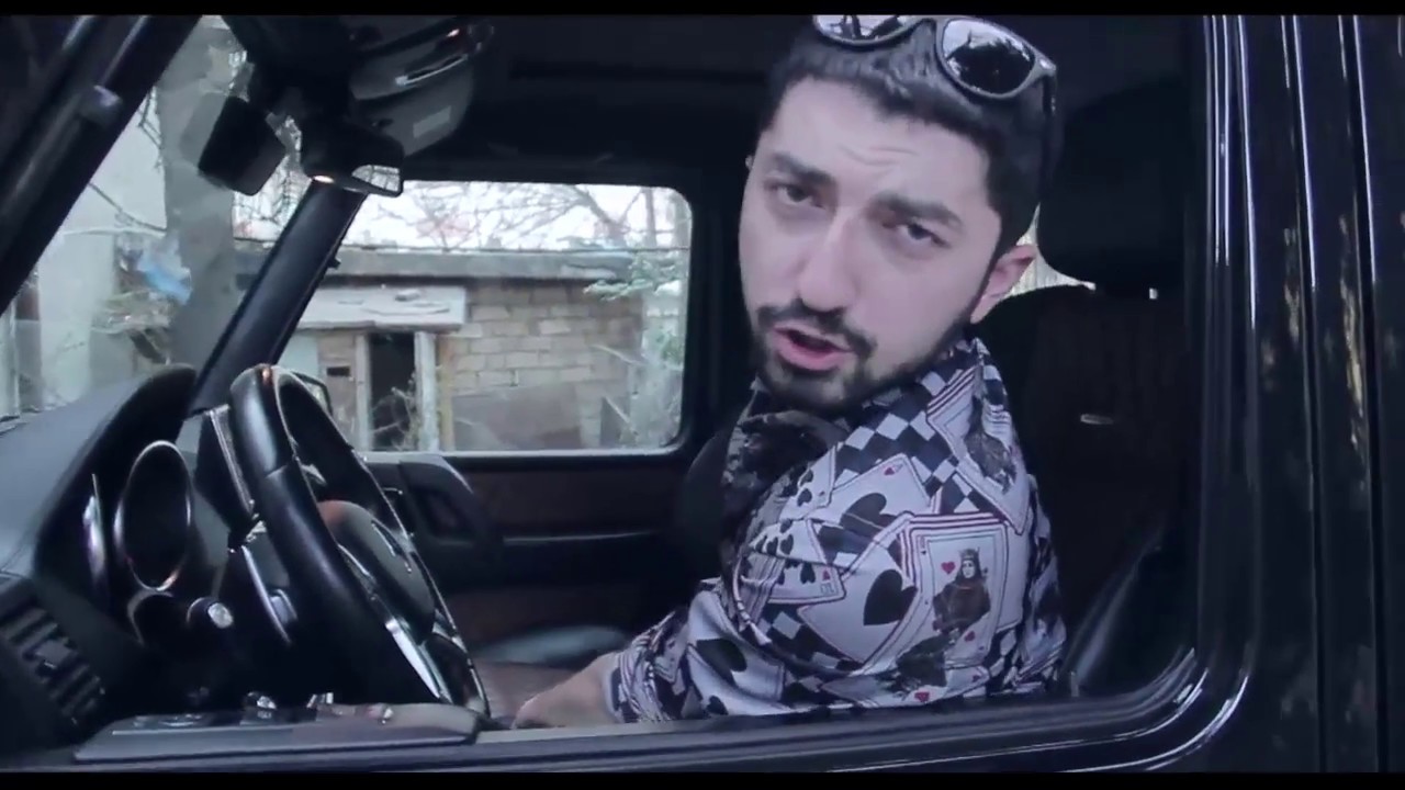 Sürdüyü maşına görə hərəkət edən qaqaşlar :D - Huseyn Azizoglu vine 2018