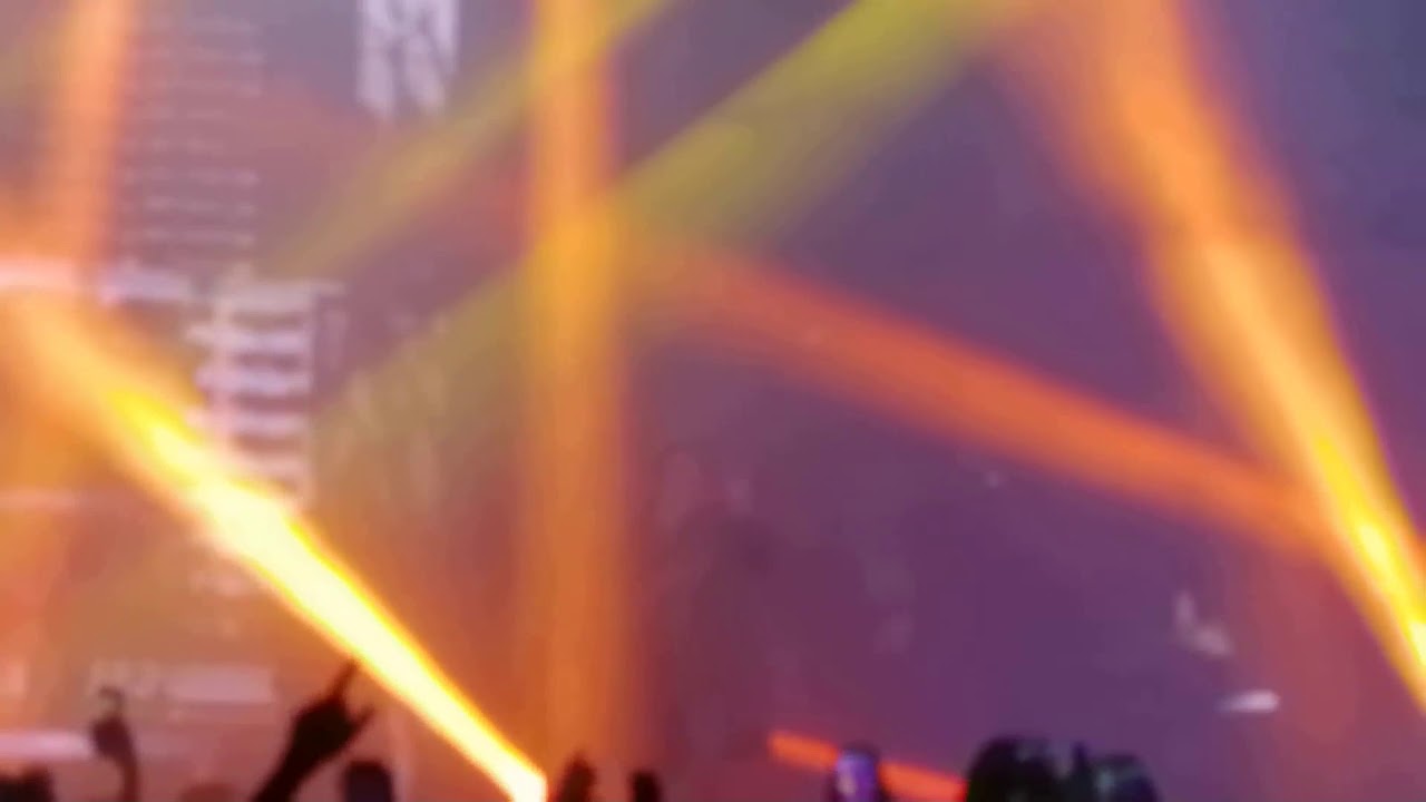 LUCH&Egrave; Potere 2 feat Enzo Avitabile LIVE