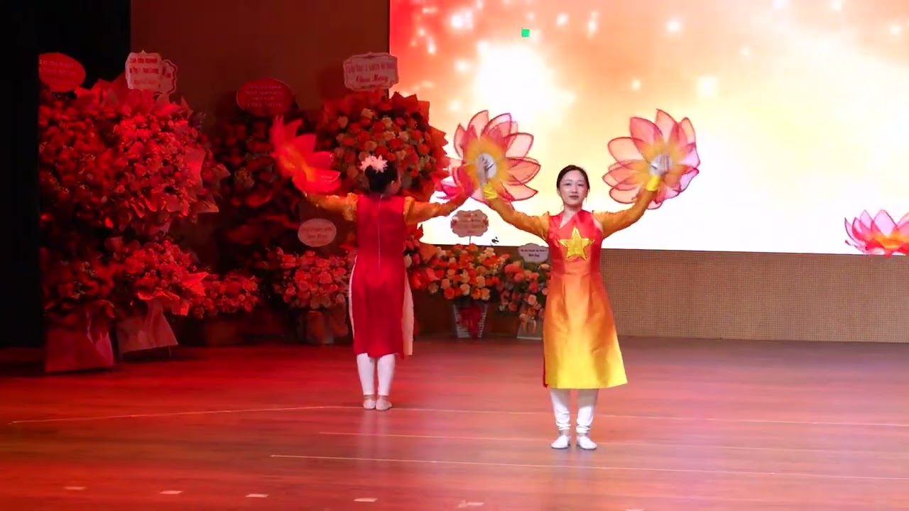 AMON PERFORMANCE 2025 -  Múa “Ngàn ước mơ Việt Nam” – Các cô giáo