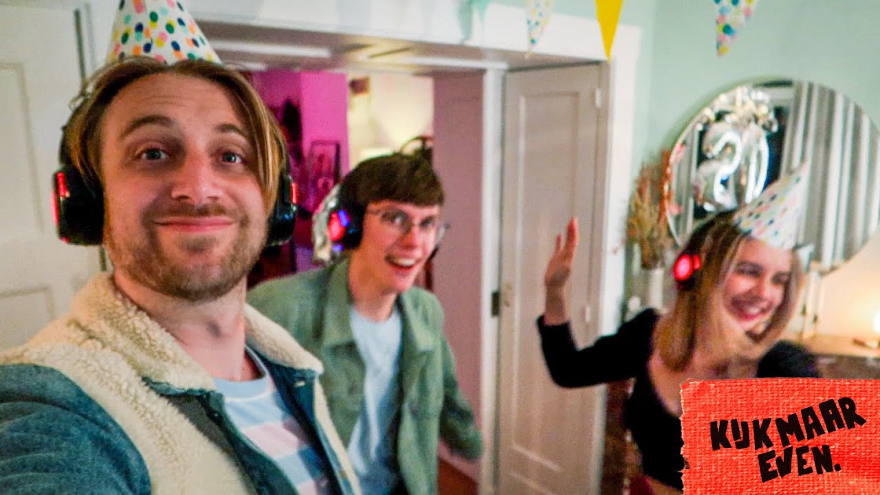 Ze dwingen me om iets héél gênants te doen! | vlog #295