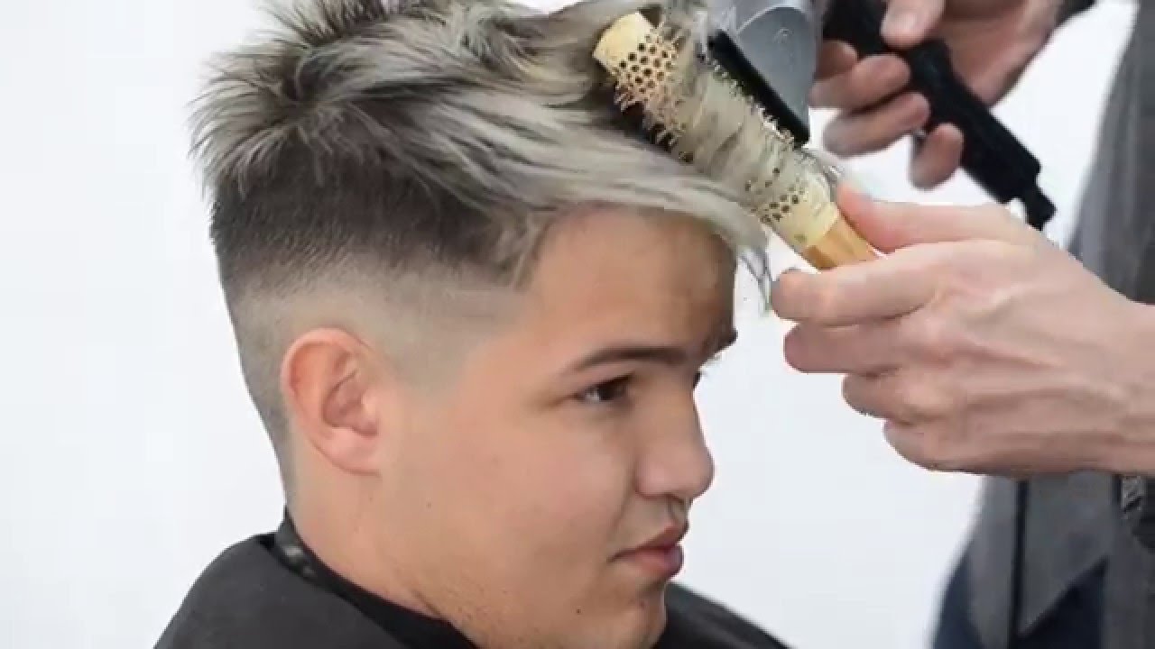 Cómo hacer unas mechas gris plata.